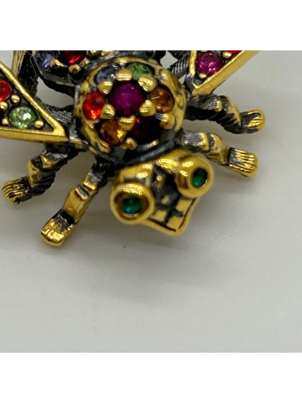 Joan Rivers Signed Bee Brooch Jewel Tone Rhinestone Vintage Gold Tone Insect Pin